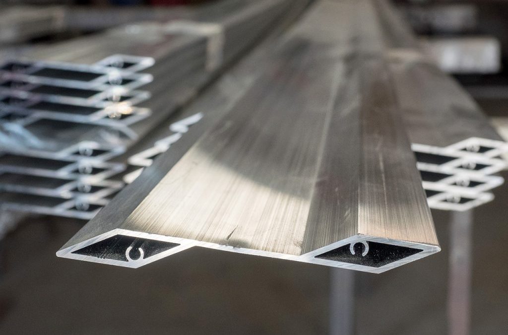 Avantajele gardurilor și porților din aluminiu